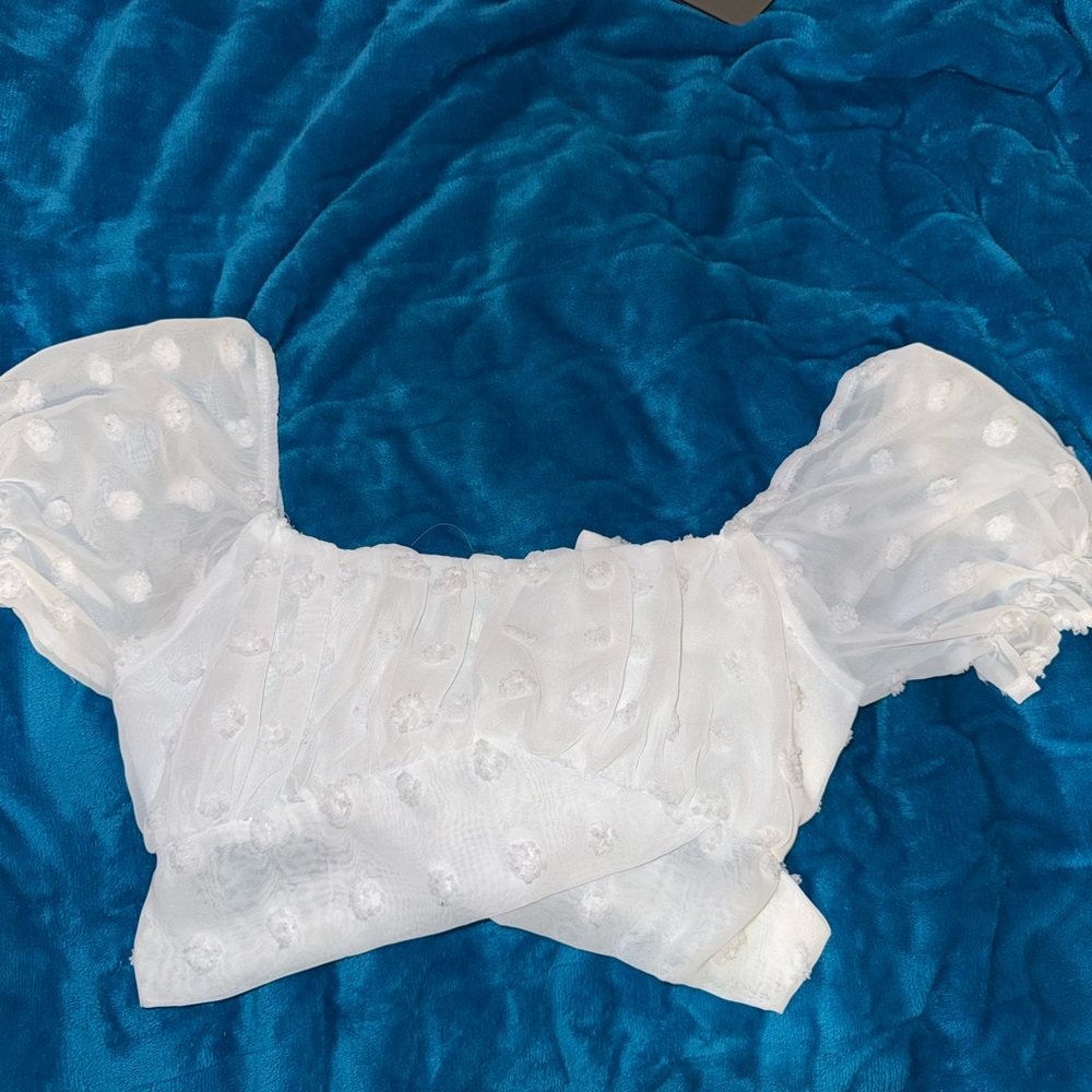 SHEIN White Puff Sleeve Ruffled Blouse crop top